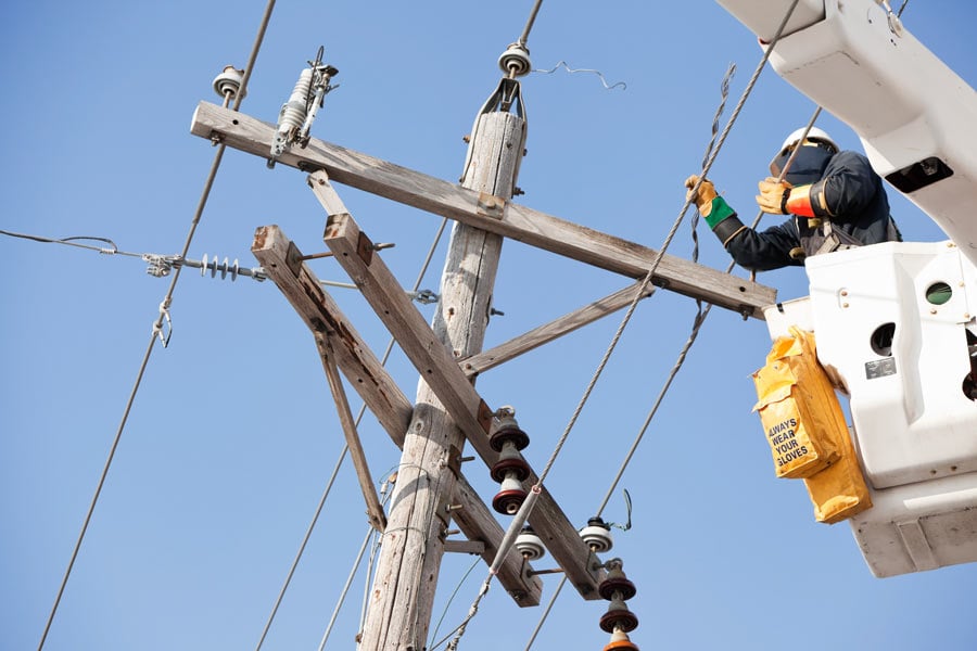 train for a career as an electrical lineman
